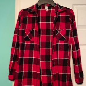 Slim-fit flannel button-up